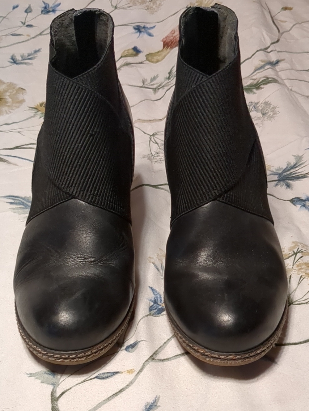 Gabor Women's Black Chukka Boots with Elastic Panels 7.5 US